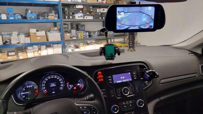 Renault Megane 4 GrandCoupe (2017) – kamera na 7inch LCD v ogledalu 4