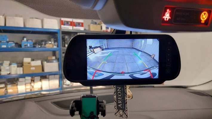 Renault Megane 4 GrandCoupe (2017) – kamera na 7inch LCD v ogledalu 5