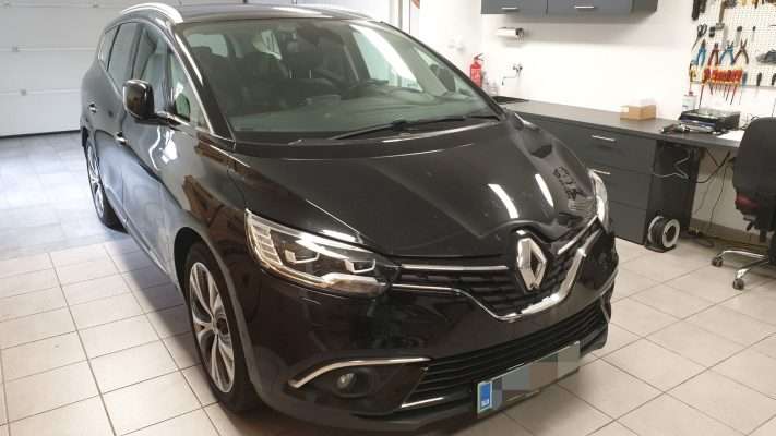 Renault Scenic 4 (2018) – sprednja kamera na tovarniško vgrajenem LCD zaslonu 4