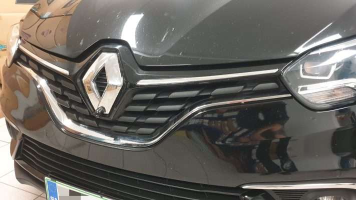 Renault Scenic 4 (2018) – sprednja kamera na tovarniško vgrajenem LCD zaslonu 2