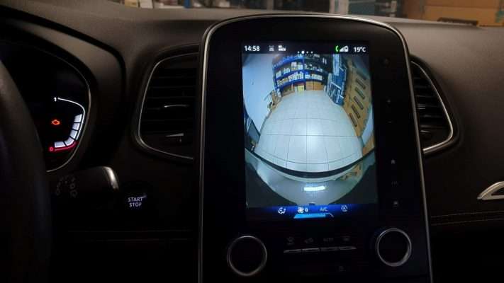 Renault Scenic 4 (2018) – sprednja kamera na tovarniško vgrajenem LCD zaslonu 4