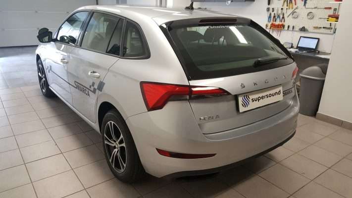 Škoda Scala – kamera na 5" LCD 2