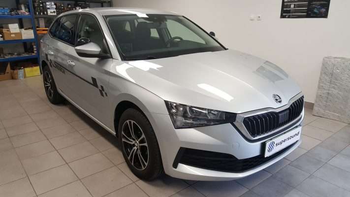 Škoda Scala – kamera na 5" LCD 7