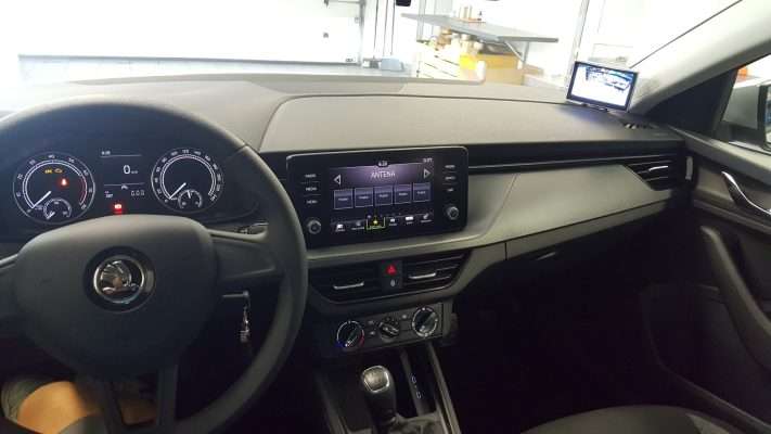 Škoda Scala – kamera na 5" LCD 4