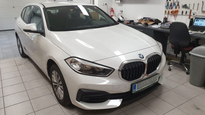 BMW serije 1 (F40) - parkirni senzorji spredaj+zadaj ter CarPlay vmesnik 9