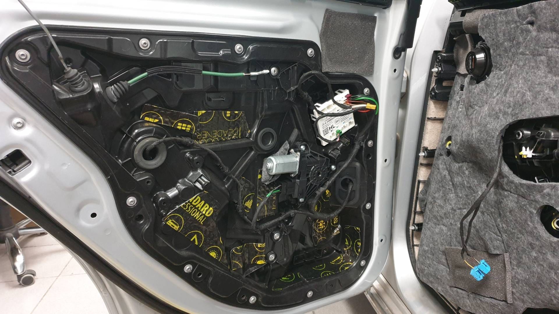 Mercedes C (2015) - Premium nadgradnja ozvočenja 17