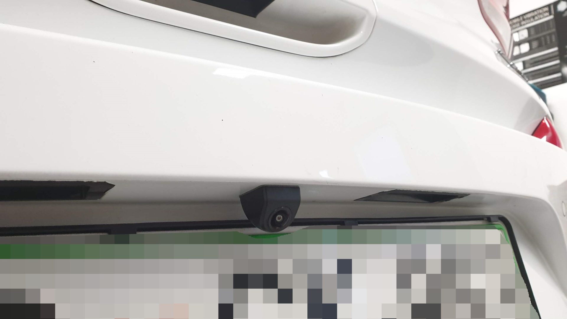 Hyundai i30 (2020) - kamera na 5" zaslonu v vzvratnem ogledalu 10