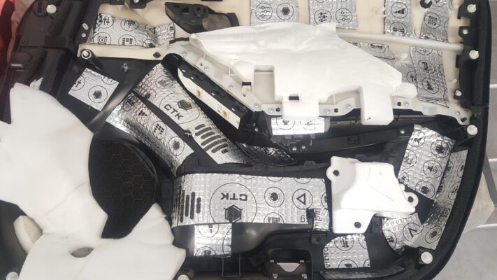 Mazda 6 (2016) - ojačevalec in nizkotonec Helix 4