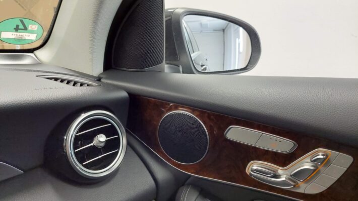 Mercedes GLC - novi sprednji zvočniki in aktivni nizkotonec 4
