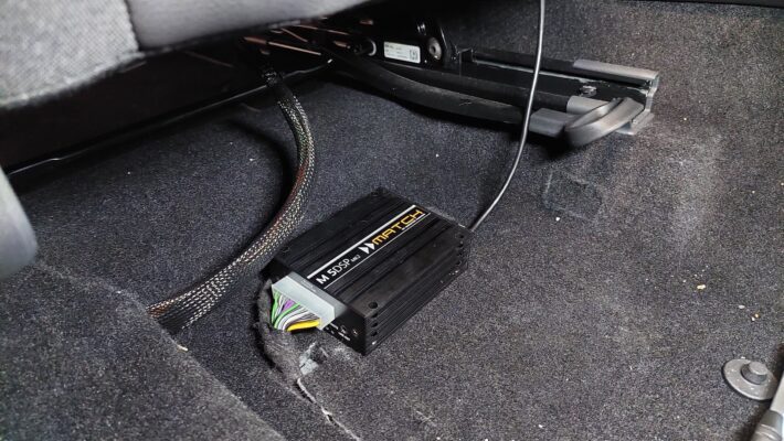 VW Arteon - ojačevalec, nizkotonec in izolacija 3