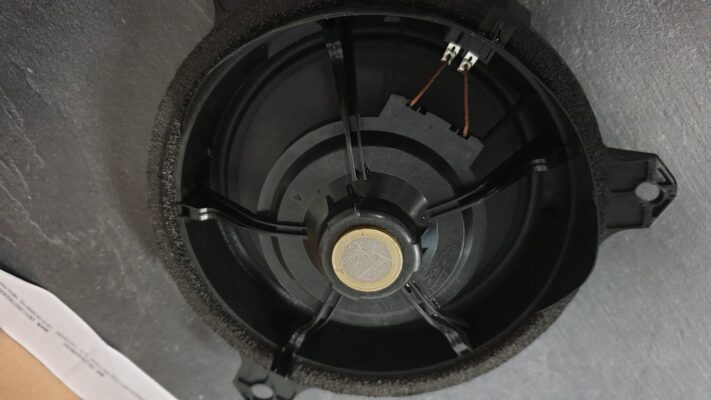 Toyota Corolla karavan (2022) - ojačevalec in nizkotonec Match 3