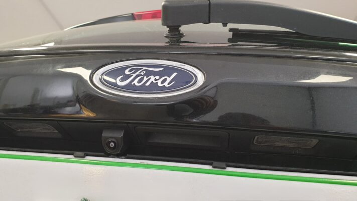 Ford Mondeo karavan (2015) - vzvratna kamera na Sync2 2