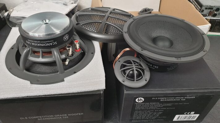 Audi A4 Avant (2020) - ojačevalec Helix in zvočniki DLS 3