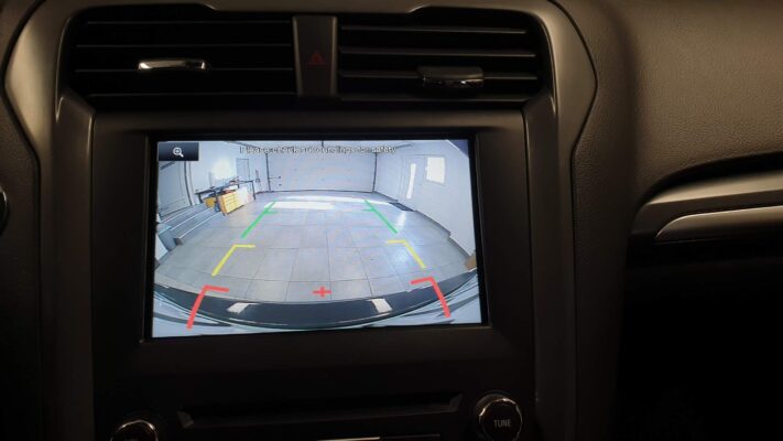 Ford Mondeo karavan (2015) - vzvratna kamera na Sync2 3