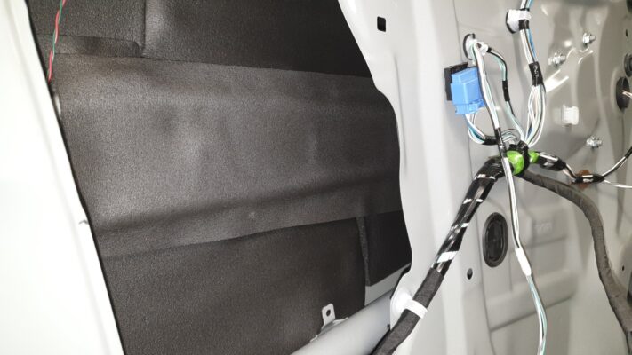 Toyota RAV4 Hybrid (2022) - kompletna izolacija in Helix zvočniki 3