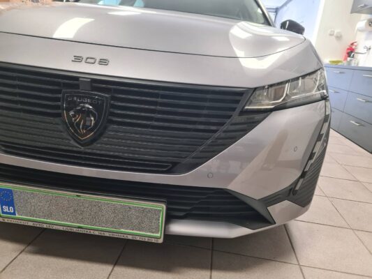 Peugeot 308 (2022) - kamera na OEM zaslon, sprednji senzorji 10
