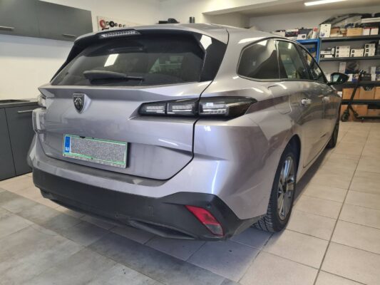 Peugeot 308 (2022) - kamera na OEM zaslon, sprednji senzorji 6