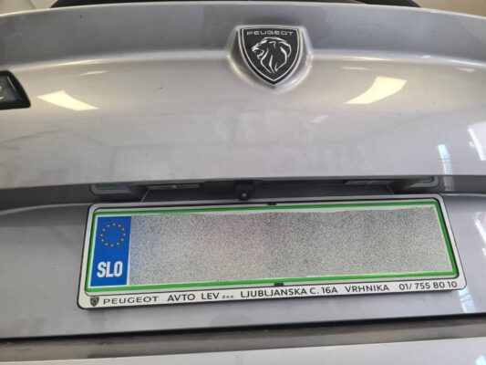 Peugeot 308 (2022) - kamera na OEM zaslon, sprednji senzorji 7