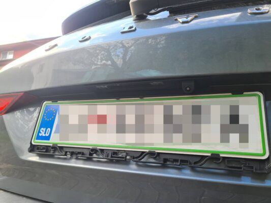 Volvo V60 (2018) - kamera na OEM (Sensus) 8