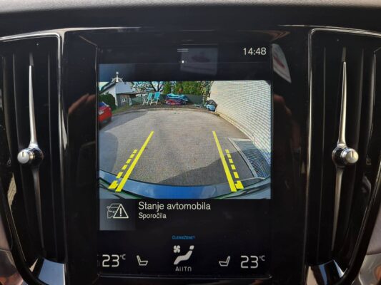 Volvo V60 (2018) - kamera na OEM (Sensus) 4