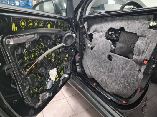 Mercedes GLC (2024) - Premium nadgradnja ozvočenja 4