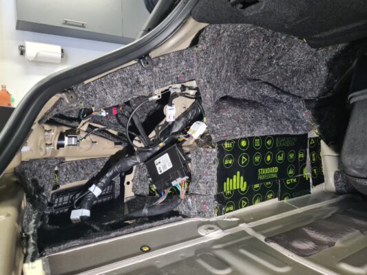 Hyundai Ioniq 6 (2025) – kompletna zvočna izolacija 3