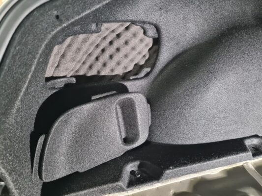 Hyundai Ioniq 6 (2025) – kompletna zvočna izolacija 4