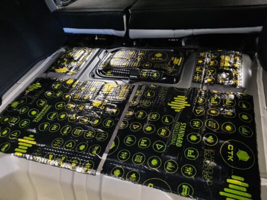 Hyundai Ioniq 6 (2025) – kompletna zvočna izolacija 9