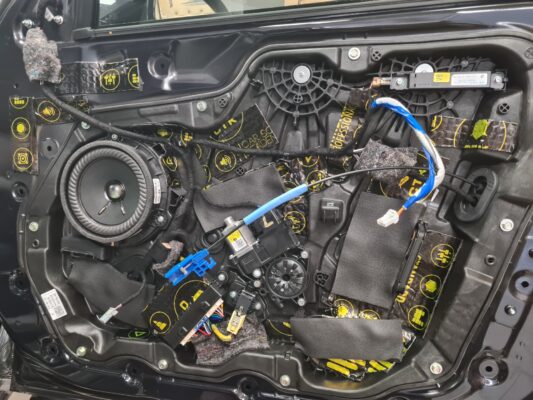 Hyundai Ioniq 6 (2025) – kompletna zvočna izolacija 16